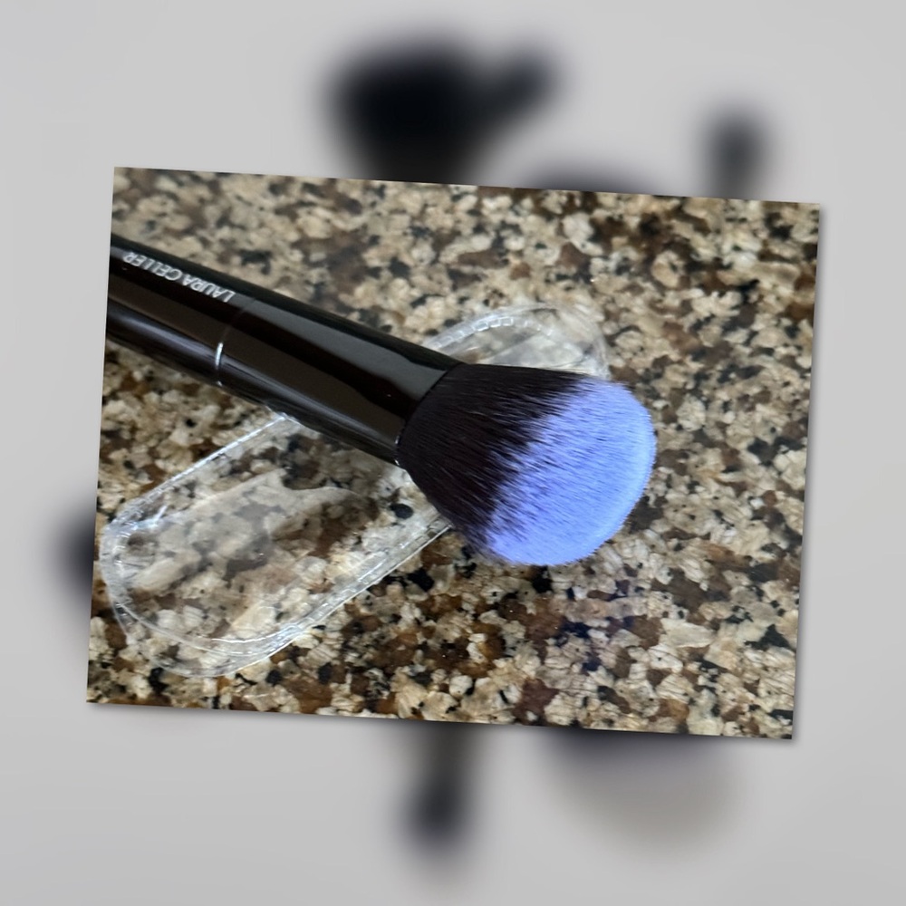 Laura Geller 
Dual-Ended BLUSH and BRONZER Precision Brush - Picture 4 of 6